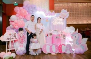 backdrop-day-thang-be-tuoi-ngua