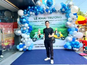 mau-trang-tri-backdrop-khai-truong