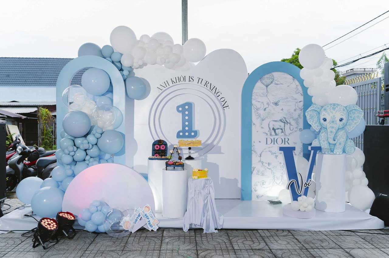 trang-tri-day-thang-be-trai-tone-xanh