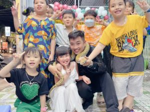 ao-thuat-tiec-sinh-nhat
