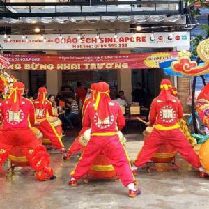mua-lan-khai-truong