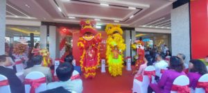 mua-lan-khai-truong-bao-nhieu-tien