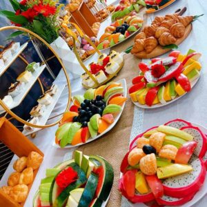 ban-tiec-banh-ngot