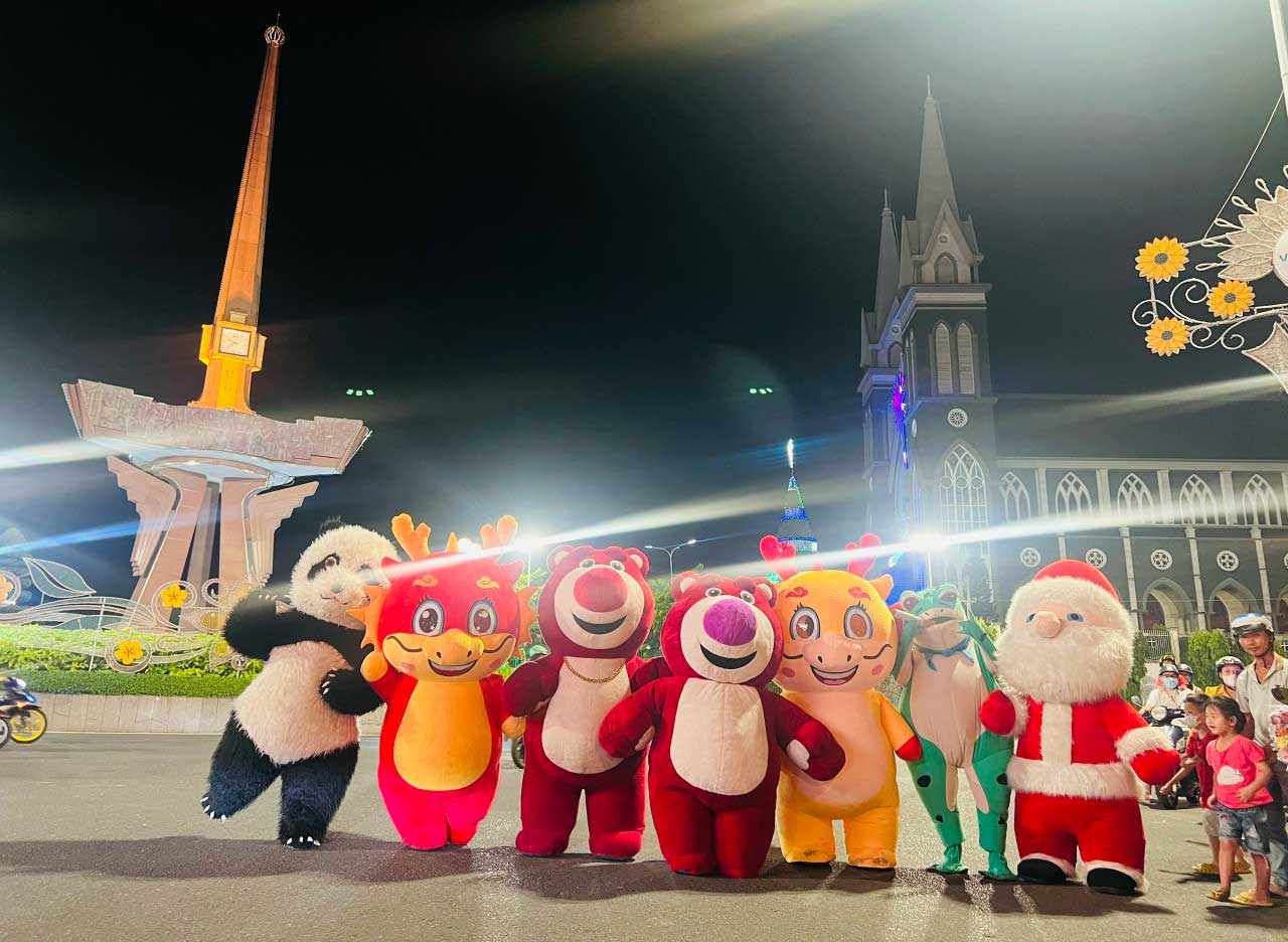 Doi-ngu-mascot-dich-vu-cho-thue-mascot