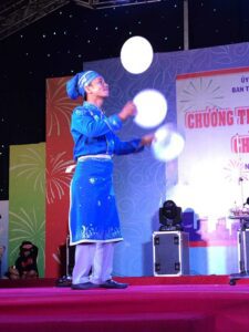 xiec-dau-bep-thue-ao-thuat-gia-sinh-nhat