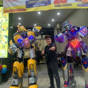 robot-khong-lo-bieu-dien-chup-hinh-luu-niem
