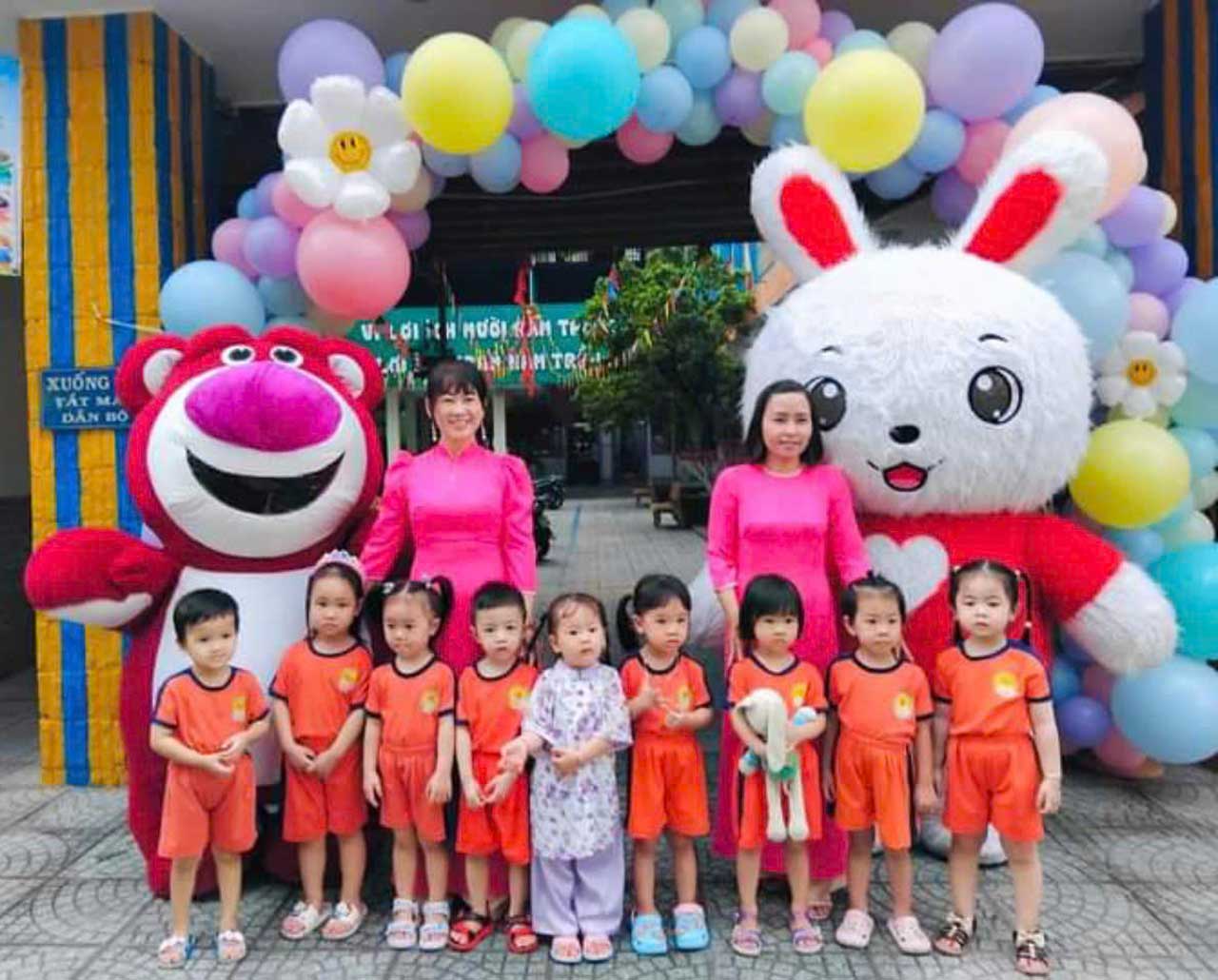 dich-vu-cho-thue-mascot-bieu-dien-su-kien