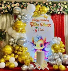 backdrop-thoi-noi-be-trai-tuoi-thin