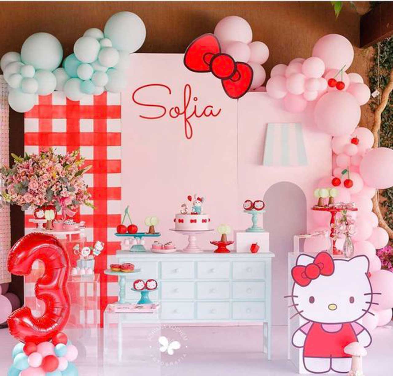 trang-tri-sinh-nhat-chu-de-hello-kitty