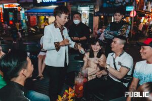 ao-thuat-tuong-tac-ban-tiec