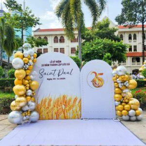 mau-trang-tri-backdrop-khai-truong