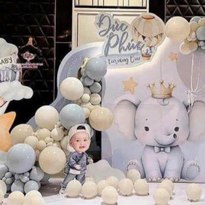 trang-tri-thoi-noi-be-trai-khinh-khi-cau-long-lay