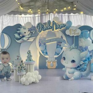 trang-tri-thoi-noi-be-trai-khinh-khi-cau-long-lay